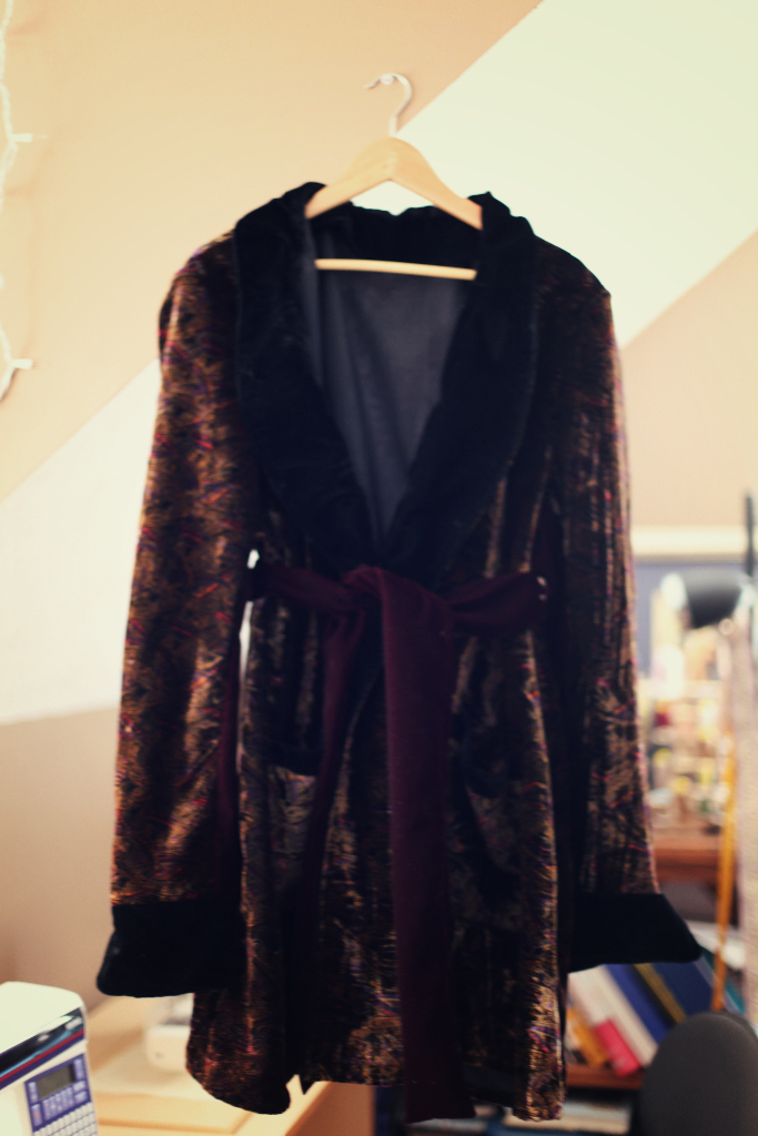 gomez smoking jacket